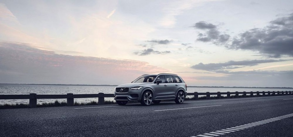 Volvo Car Russia открывает приём заказов на обновлённый внедорожник XC90